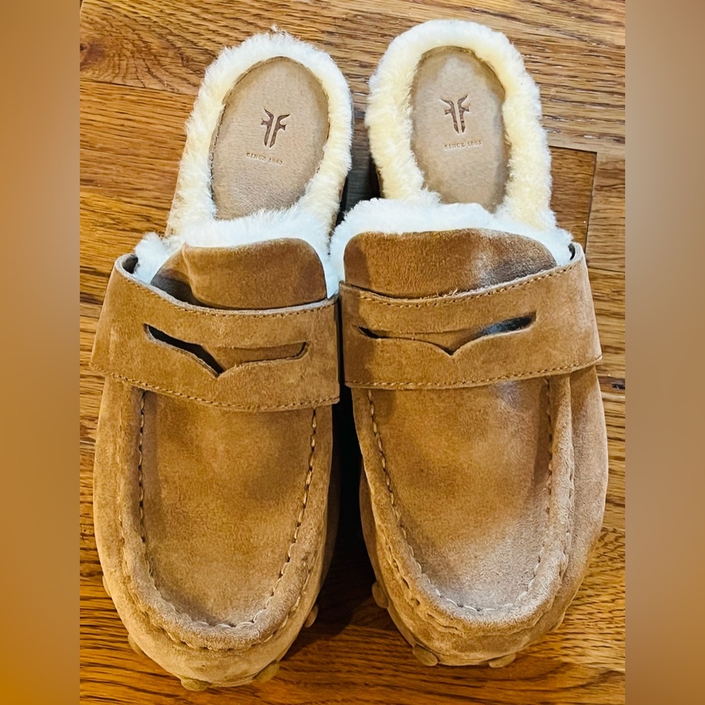 FRYE AND CO. Shearling-Lined Suede Mules in Chestnut Brown